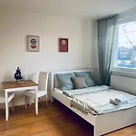 Cute Apartments With Gym, Rooftop Terraces And Laundry