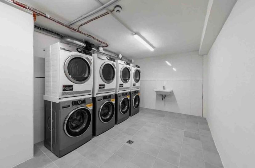 Cute With Gym, Rooftop Terraces And Laundry Apartment *