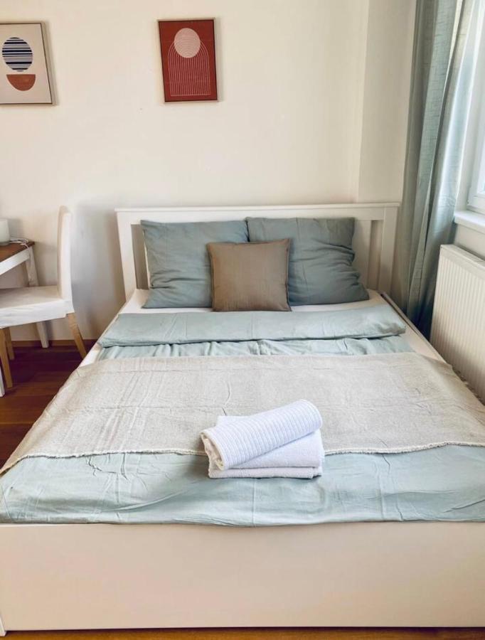 Cute With Gym, Rooftop Terraces And Laundry Apartment